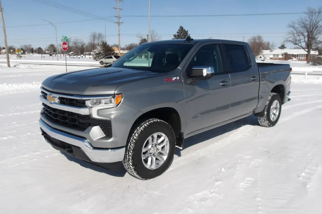 2025 Chevrolet Silverado 1500 LT photo 1