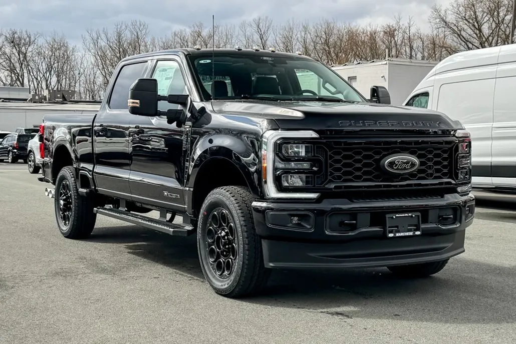 2025 Ford F-250 Lariat photo 1