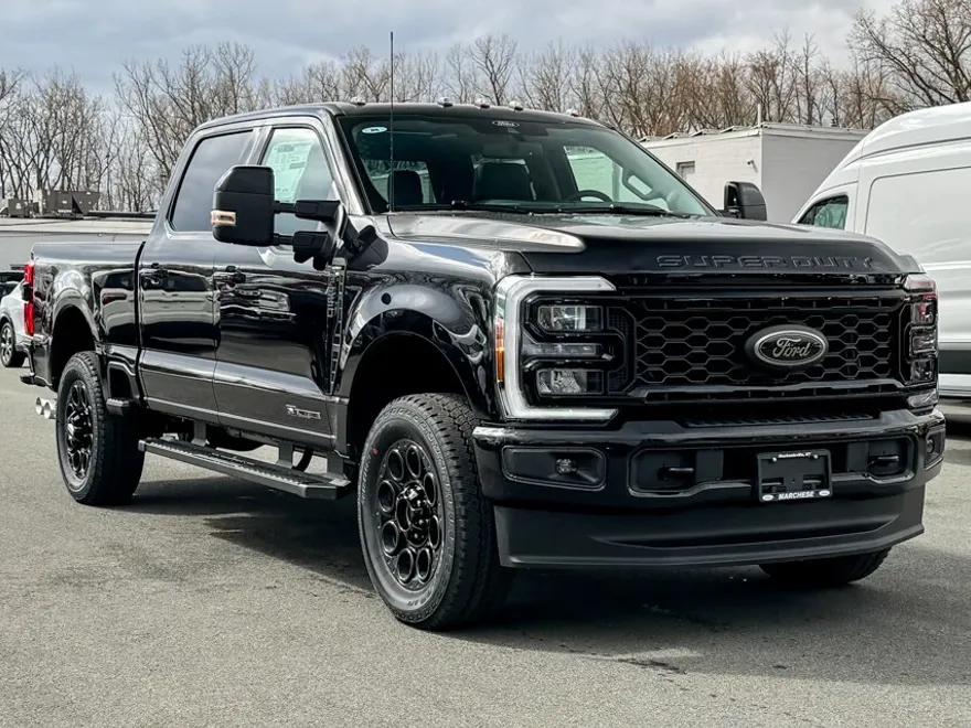 2025 Ford F-250 Lariat photo 1