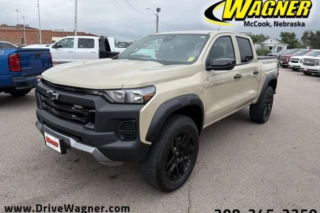 2023 Chevrolet Colorado Trail Boss photo 1