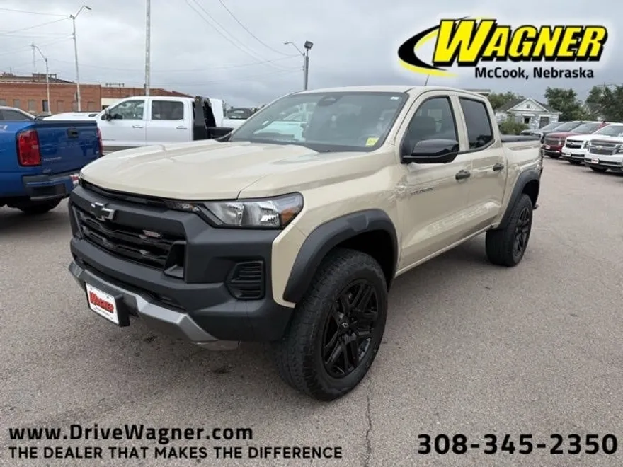 2023 Chevrolet Colorado Trail Boss photo 1