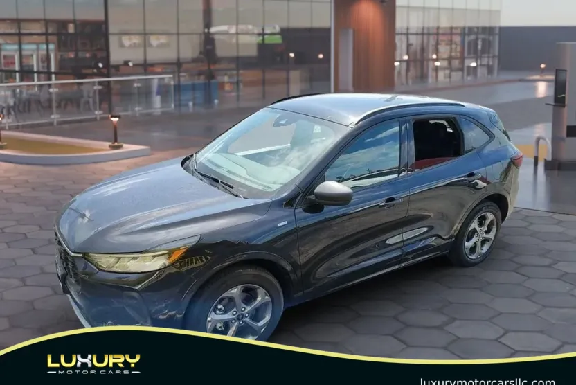 2024 Ford Escape ST-Line Sport photo 1