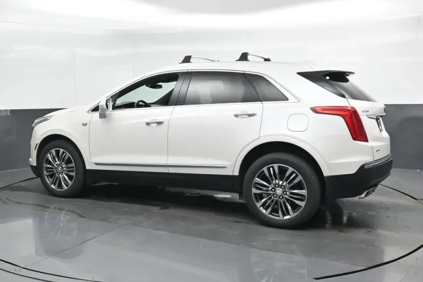 2018 Cadillac XT5 Premium Luxury photo 1