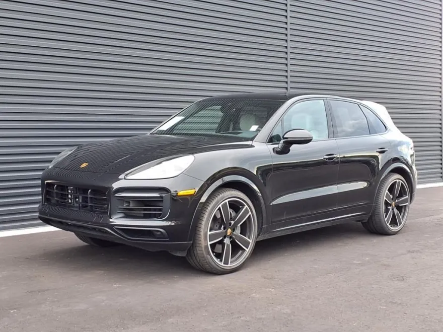 2023 Porsche Cayenne S Platinum Edition photo 1