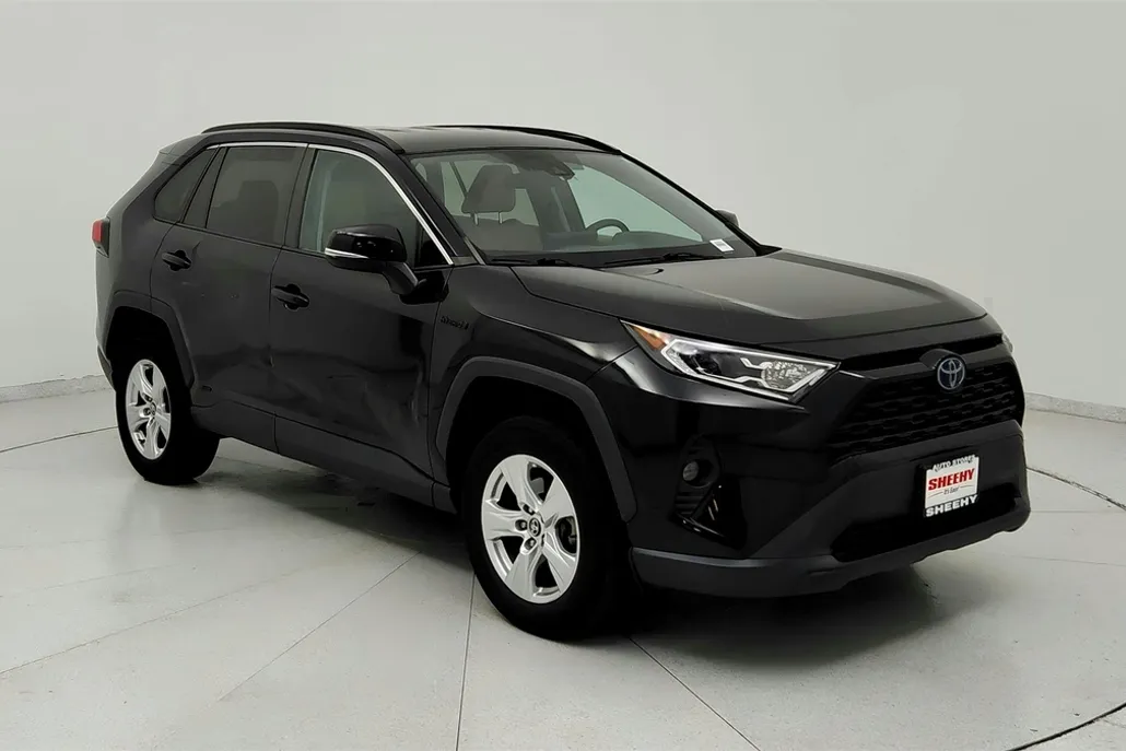 2020 Toyota RAV4 Hybrid XLE photo 1