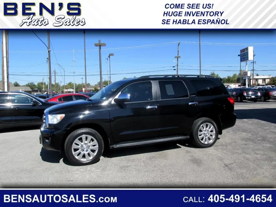 2013 Toyota Sequoia photo 1