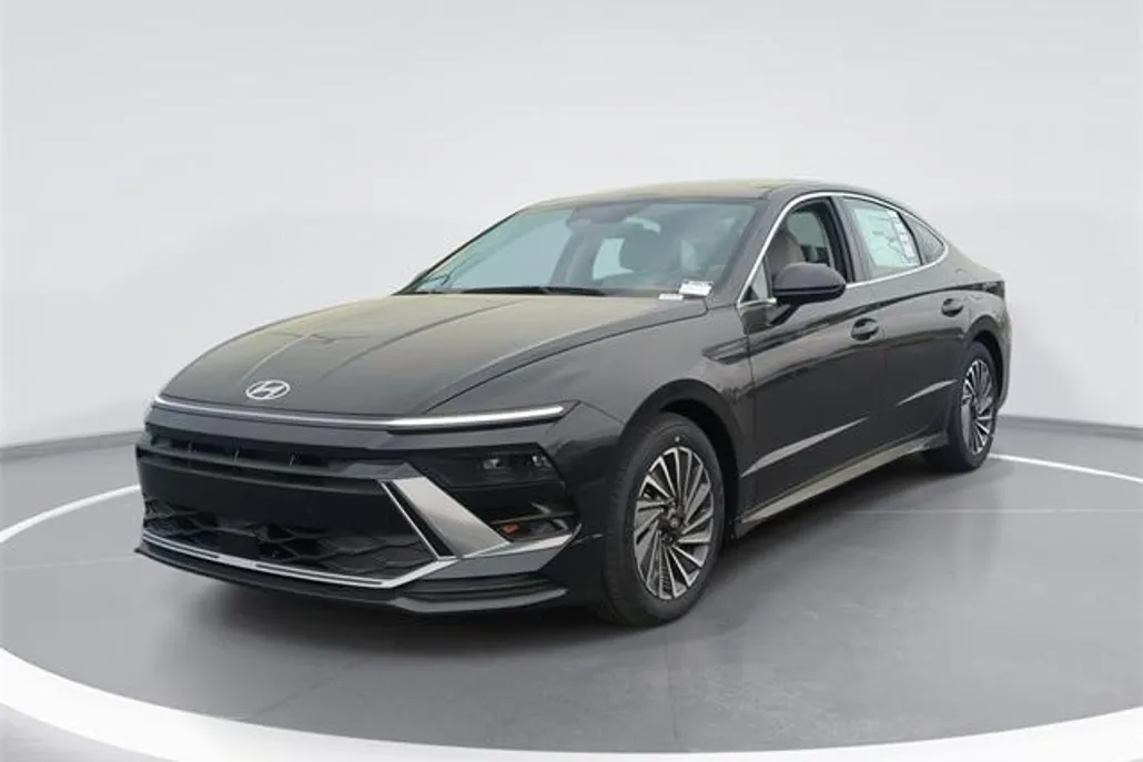 2025 Hyundai Sonata Hybrid SEL photo 1