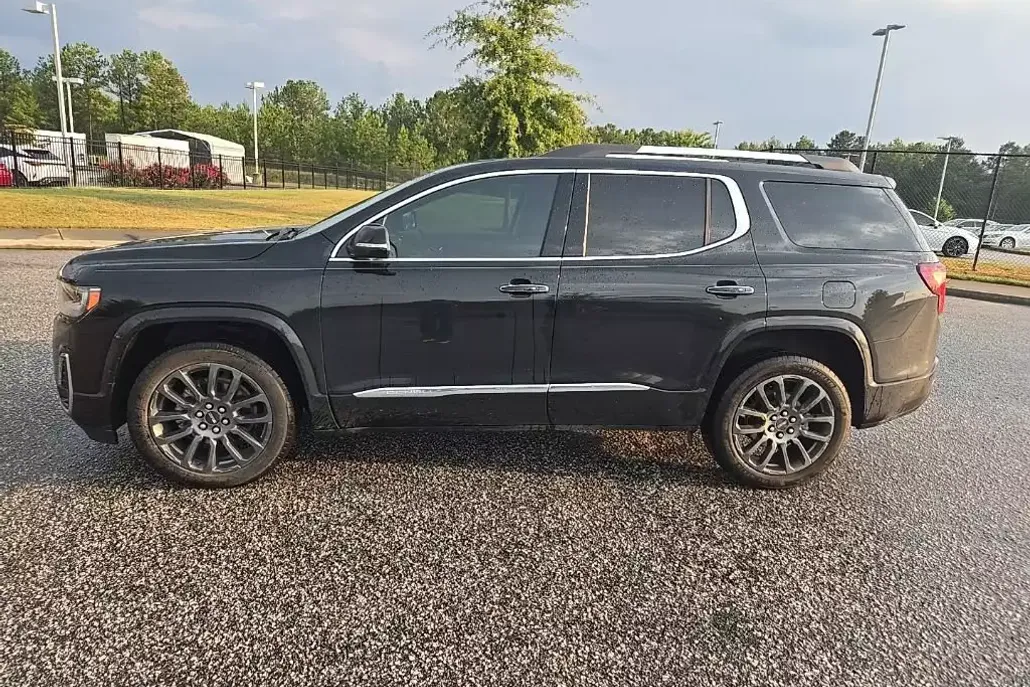 2023 Gmc Acadia Denali photo 1