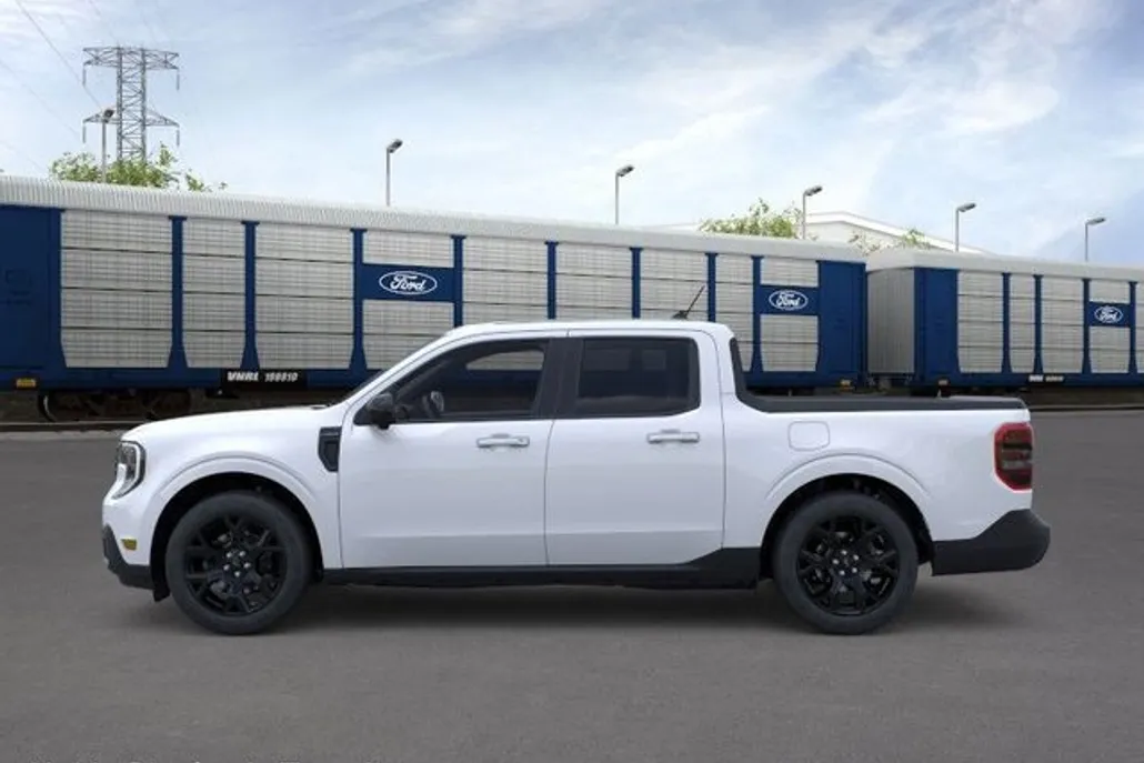 2025 Ford Maverick Lariat photo 1