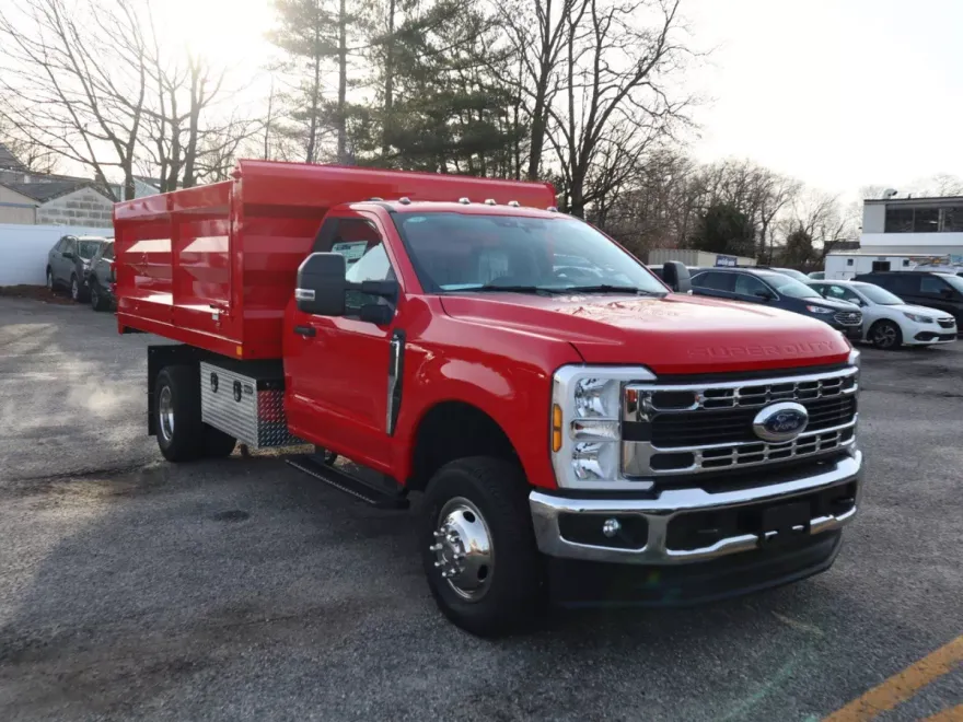 2024 Ford F-350 XL photo 1