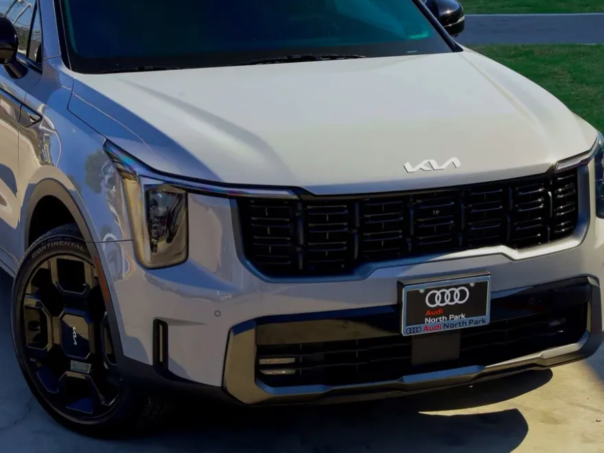 2024 Kia Sorento X-Line SX Prestige photo 1