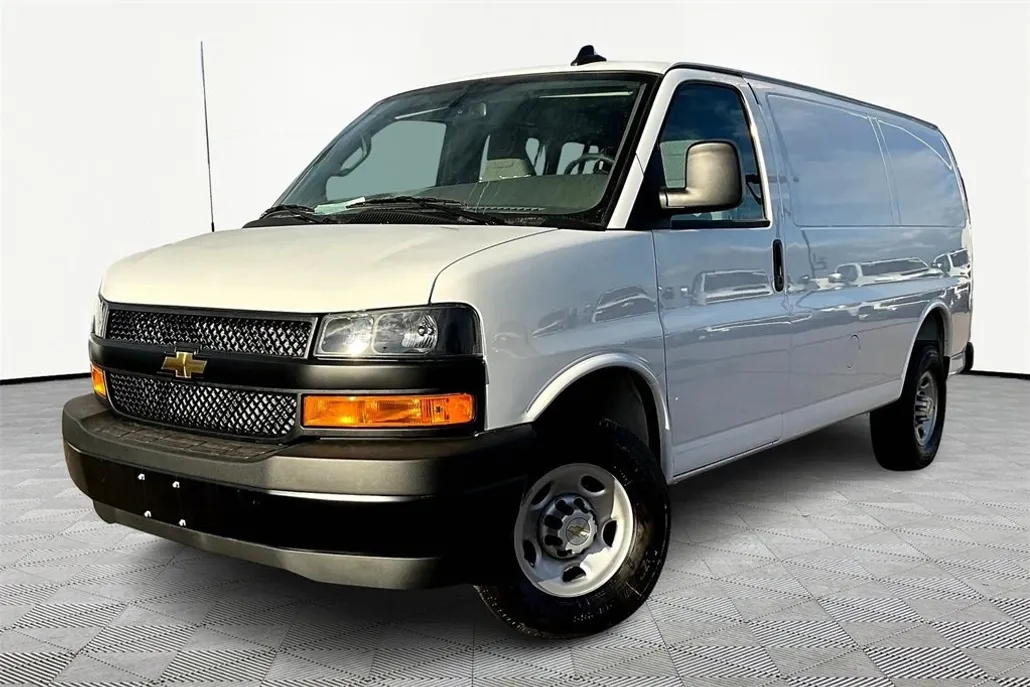 2025 Chevrolet Express Cargo 2500 photo 1