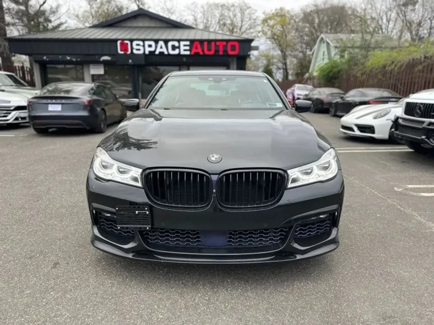 2018 Bmw 750i / B7 xDrive Sedan photo 1