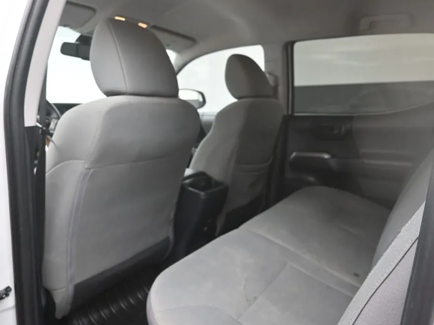 2018 Toyota Tacoma SR5 photo 1