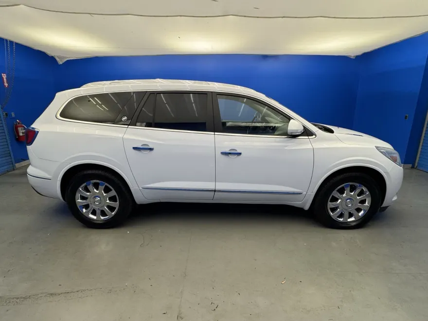 2016 Buick Enclave Leather photo 1