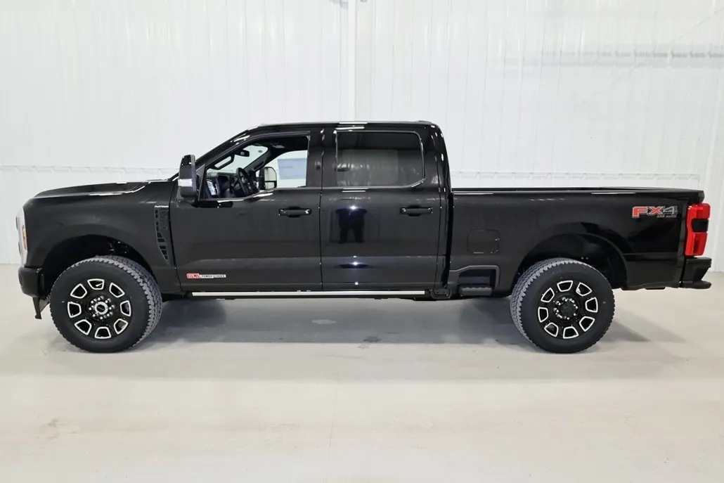 2025 Ford F-350 photo 1