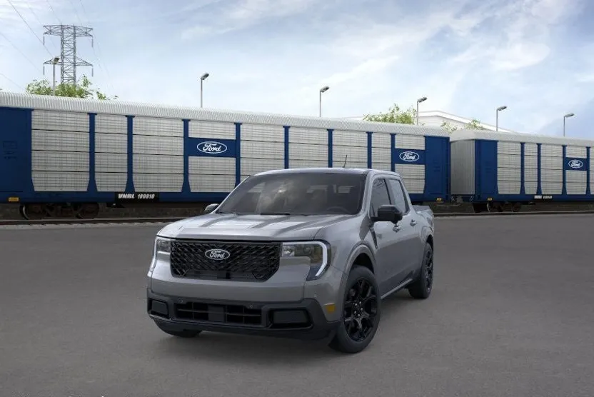 2025 Ford Maverick Lariat photo 1