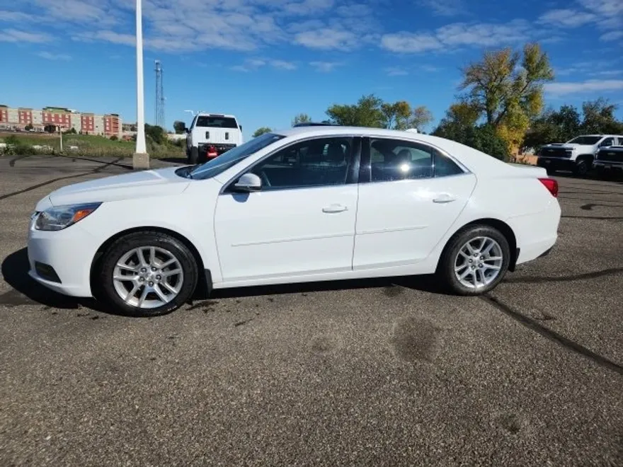 2014 Chevrolet Malibu 1LT photo 1
