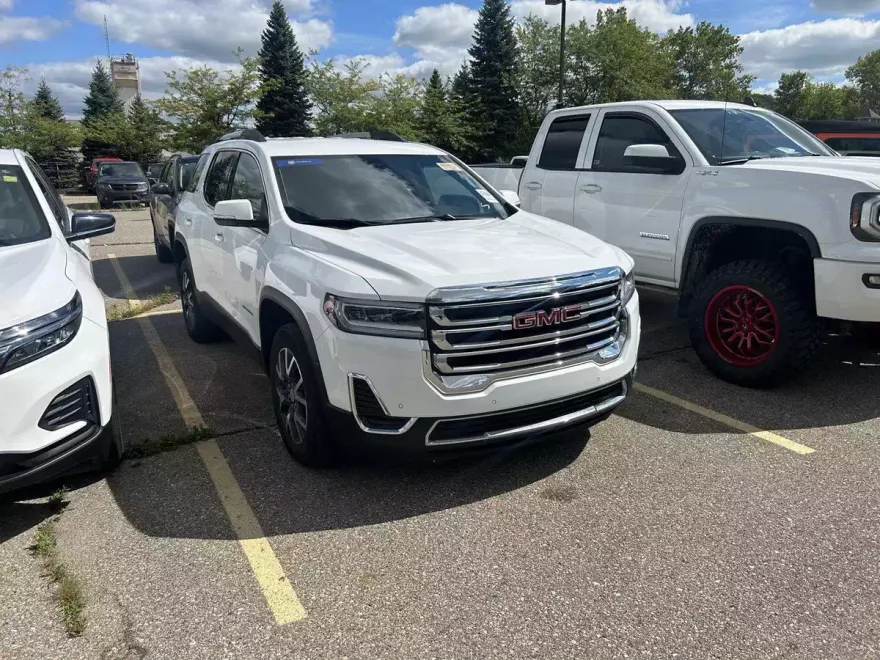 2023 Gmc Acadia SLE photo 1