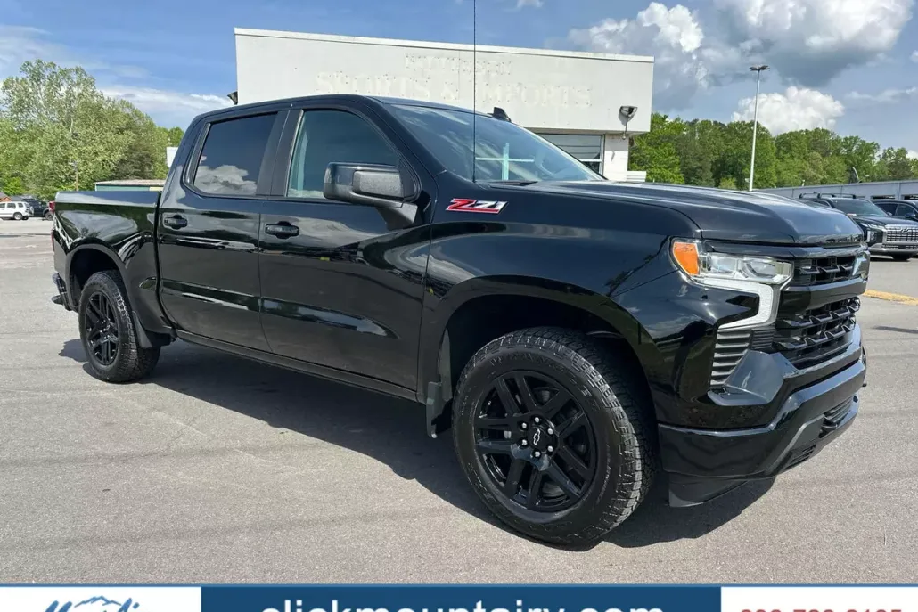 2024 Chevrolet Silverado 1500 RST photo 1