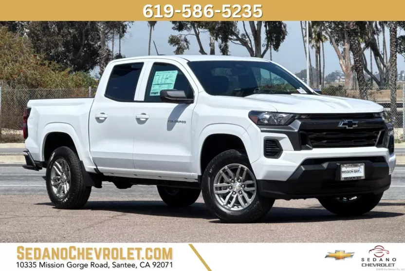2025 Chevrolet Colorado Work Truck LT photo 1