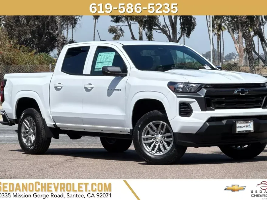 2025 Chevrolet Colorado Work Truck LT photo 1