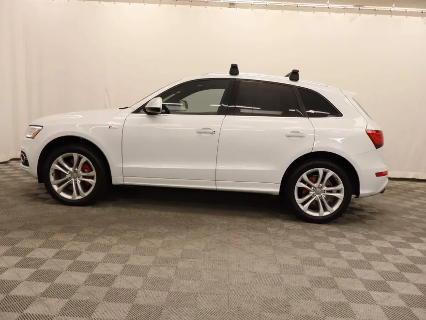 2016 Audi SQ5 Prestige photo 1