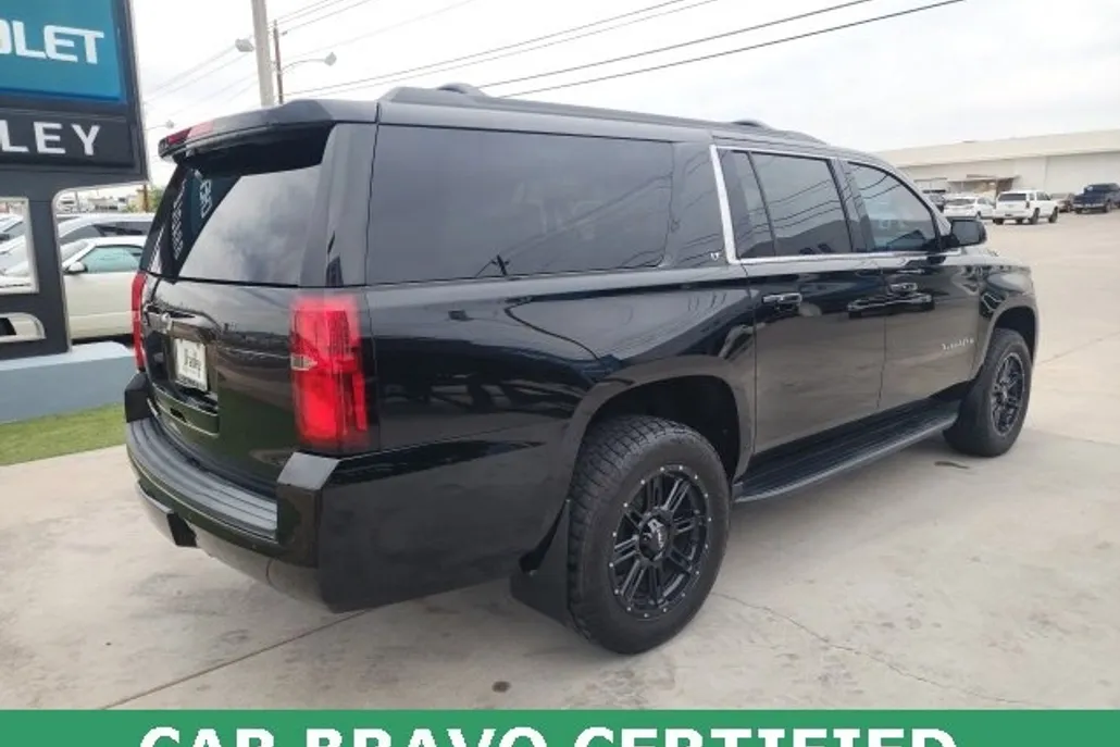 2020 Chevrolet Suburban LT photo 1