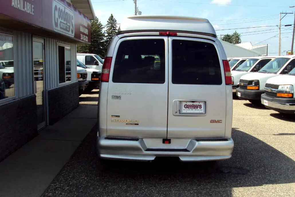 2010 Gmc Savana Cargo 1500 photo 1