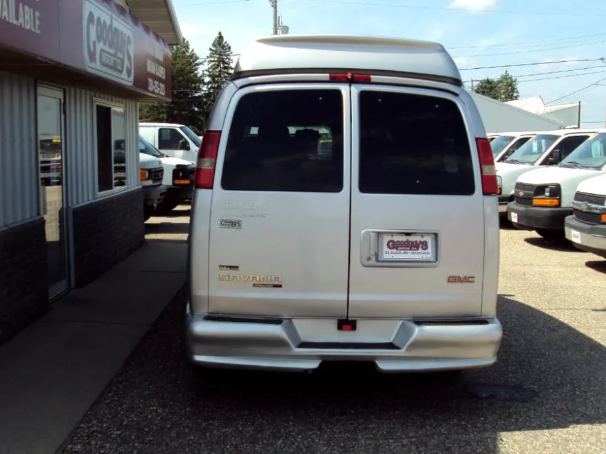 2010 Gmc Savana Cargo 1500 photo 1