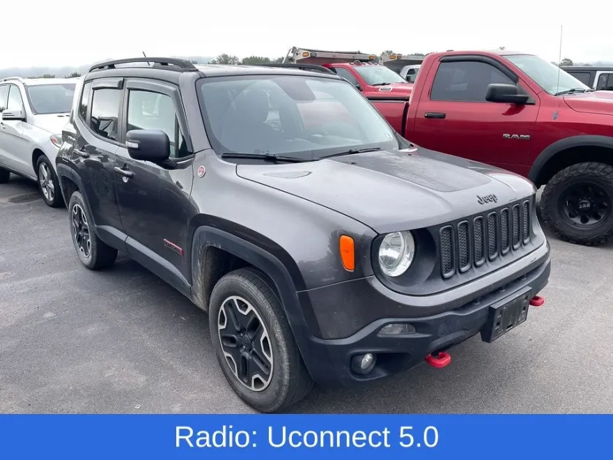 2016 Jeep Renegade Trailhawk photo 1