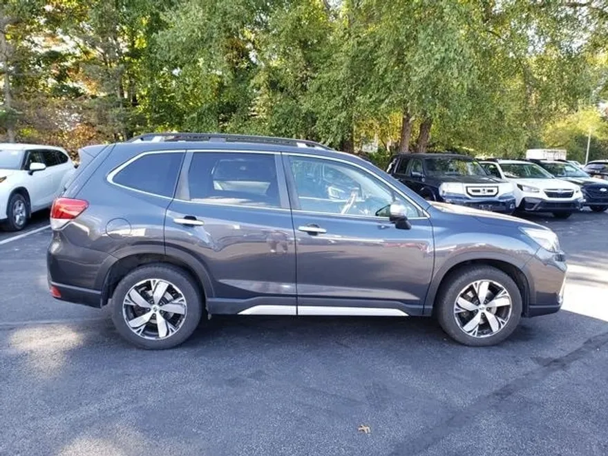 2019 Subaru Forester Touring photo 1