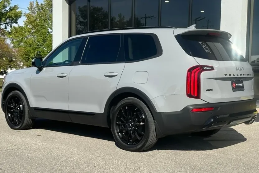 2022 Kia Telluride SX photo 1