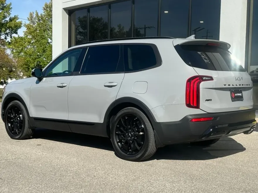 2022 Kia Telluride SX photo 1