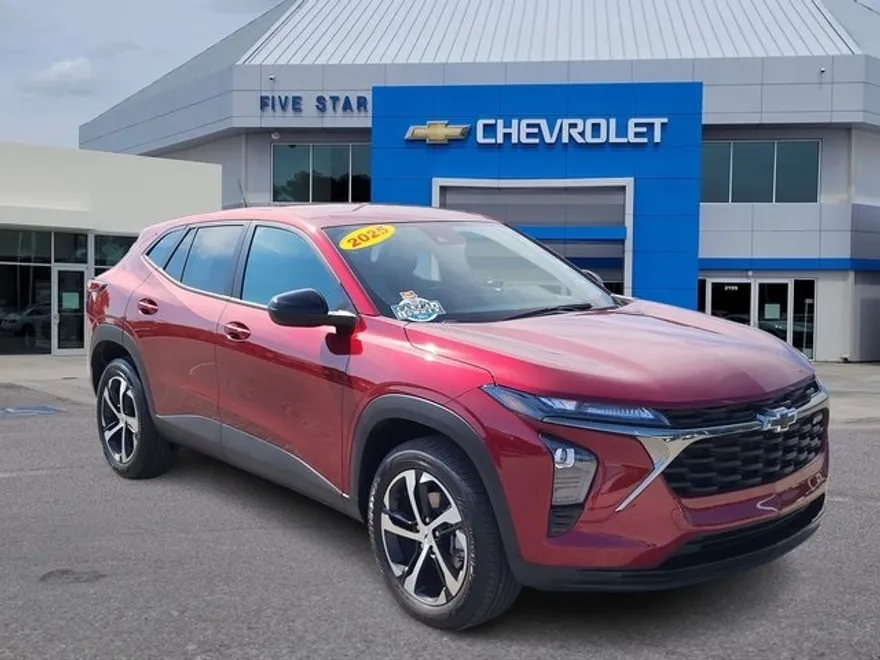 2025 Chevrolet Trax photo 1