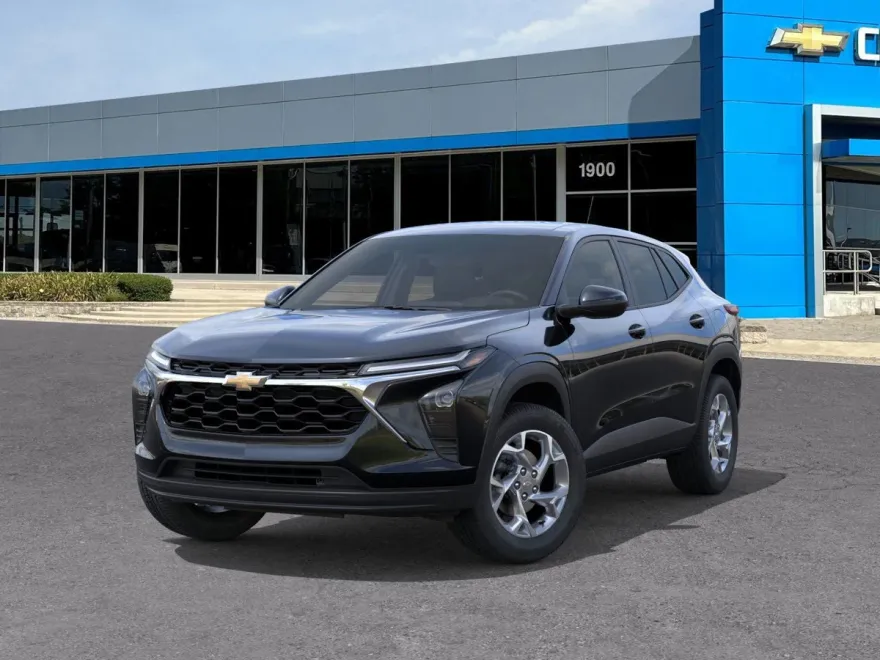 2025 Chevrolet Trax LS photo 1