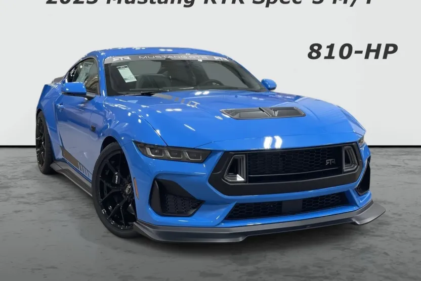 2025 Ford Mustang GT photo 1