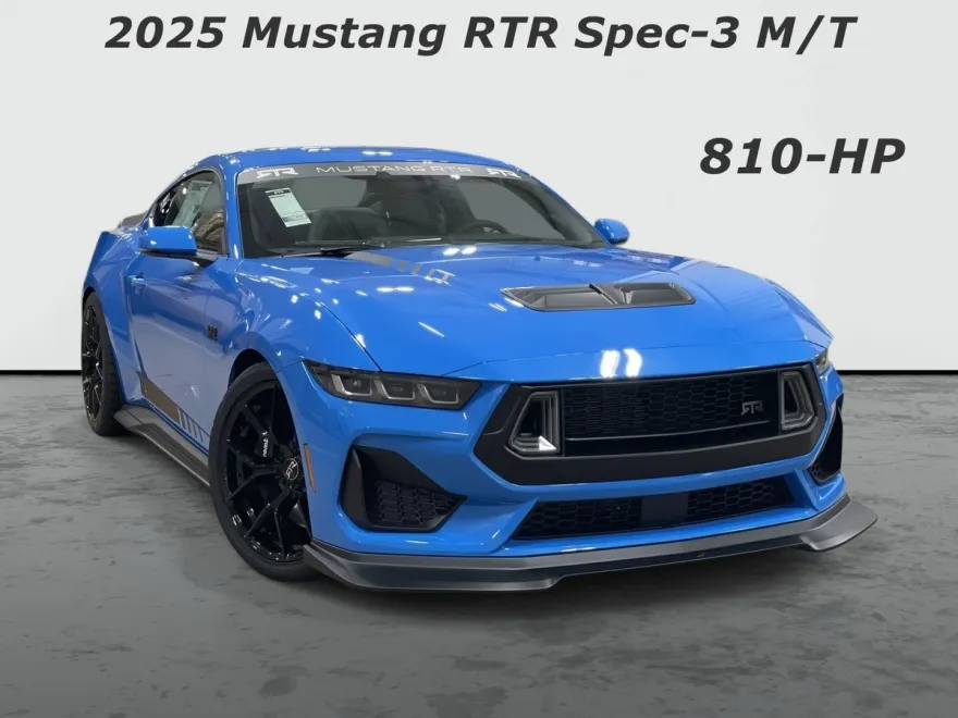 2025 Ford Mustang GT photo 1