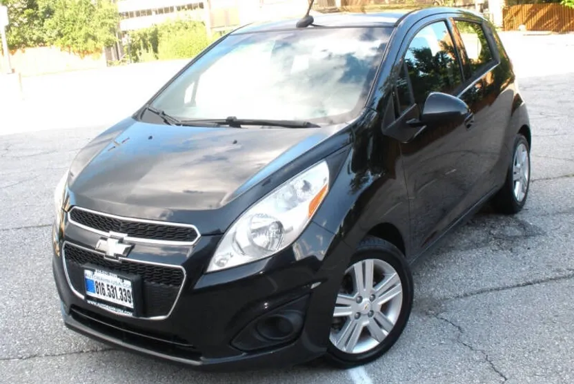 2013 Chevrolet Spark 1LT photo 1