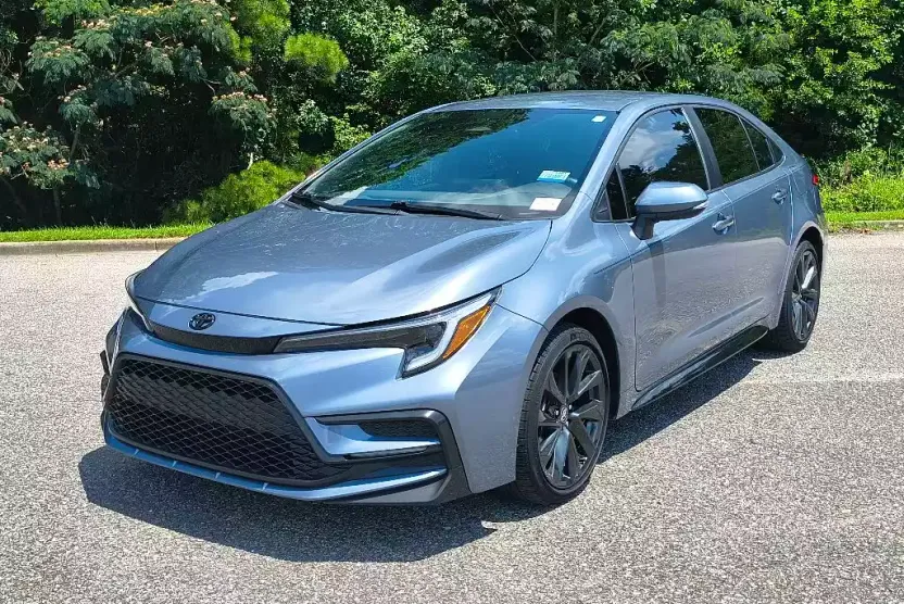 2024 Toyota Corolla SE photo 1