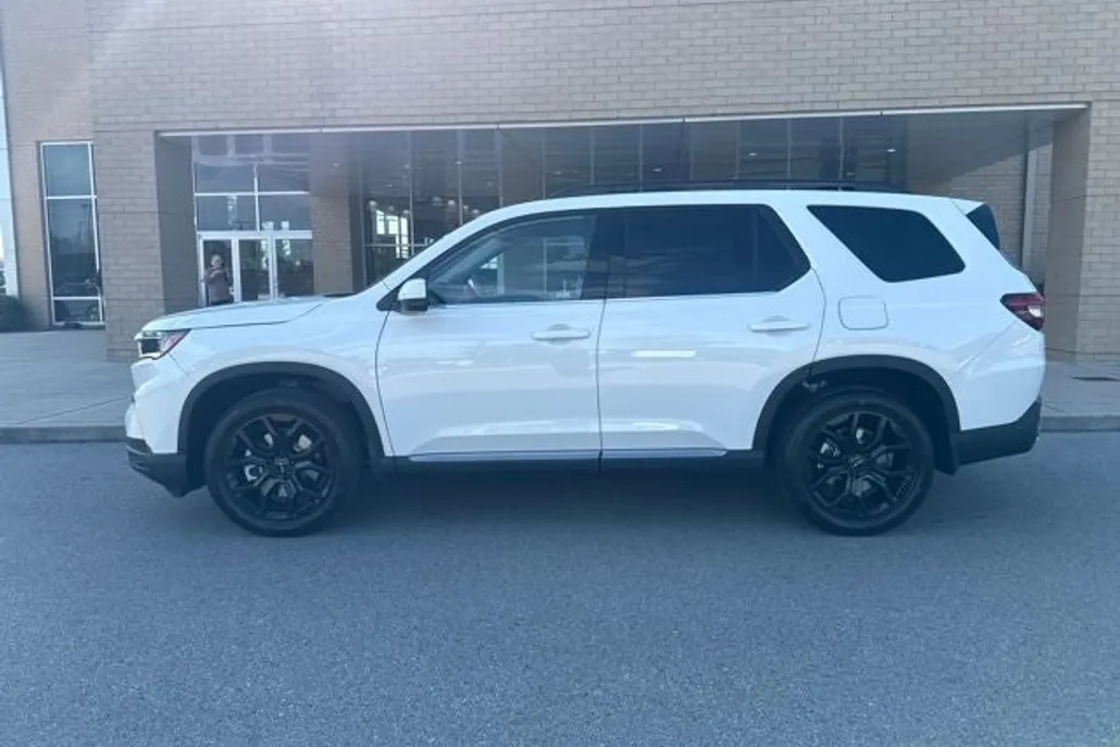 2025 Honda Pilot Touring photo 1