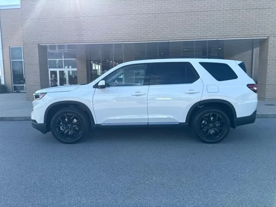 2025 Honda Pilot Touring photo 1