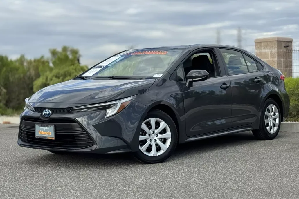 2024 Toyota Corolla Hybrid LE photo 1