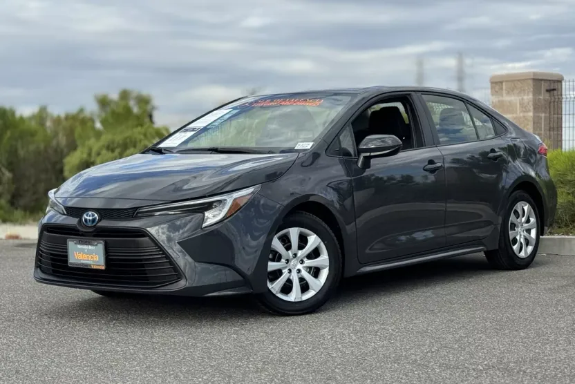 2024 Toyota Corolla Hybrid LE photo 1