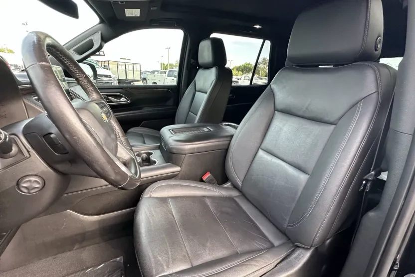 2022 Chevrolet Tahoe LT photo 1