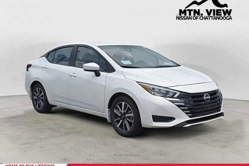 2025 Nissan Versa SV photo 1