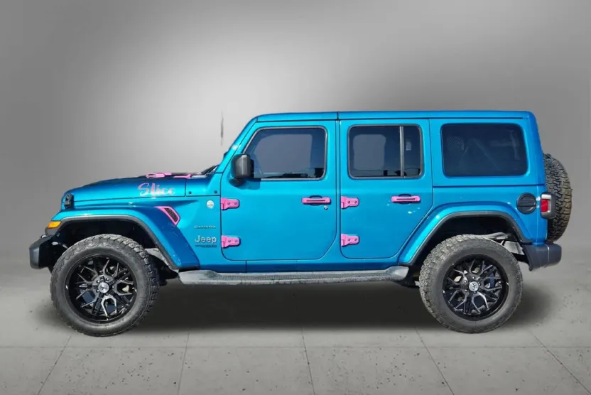 2020 Jeep Wrangler Unlimited Sahara photo 1