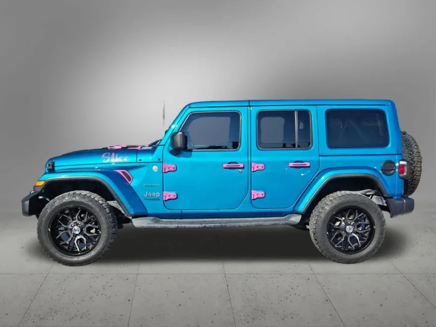 2020 Jeep Wrangler Unlimited Sahara photo 1