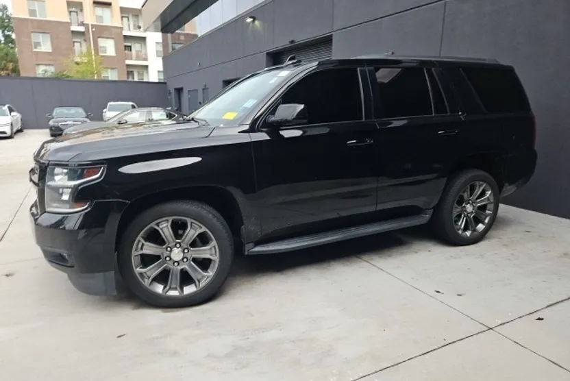 2018 Chevrolet Tahoe LT photo 1