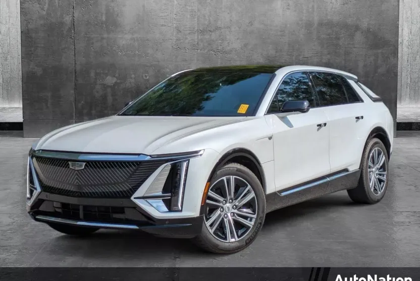 2024 Cadillac Lyriq Luxury photo 1